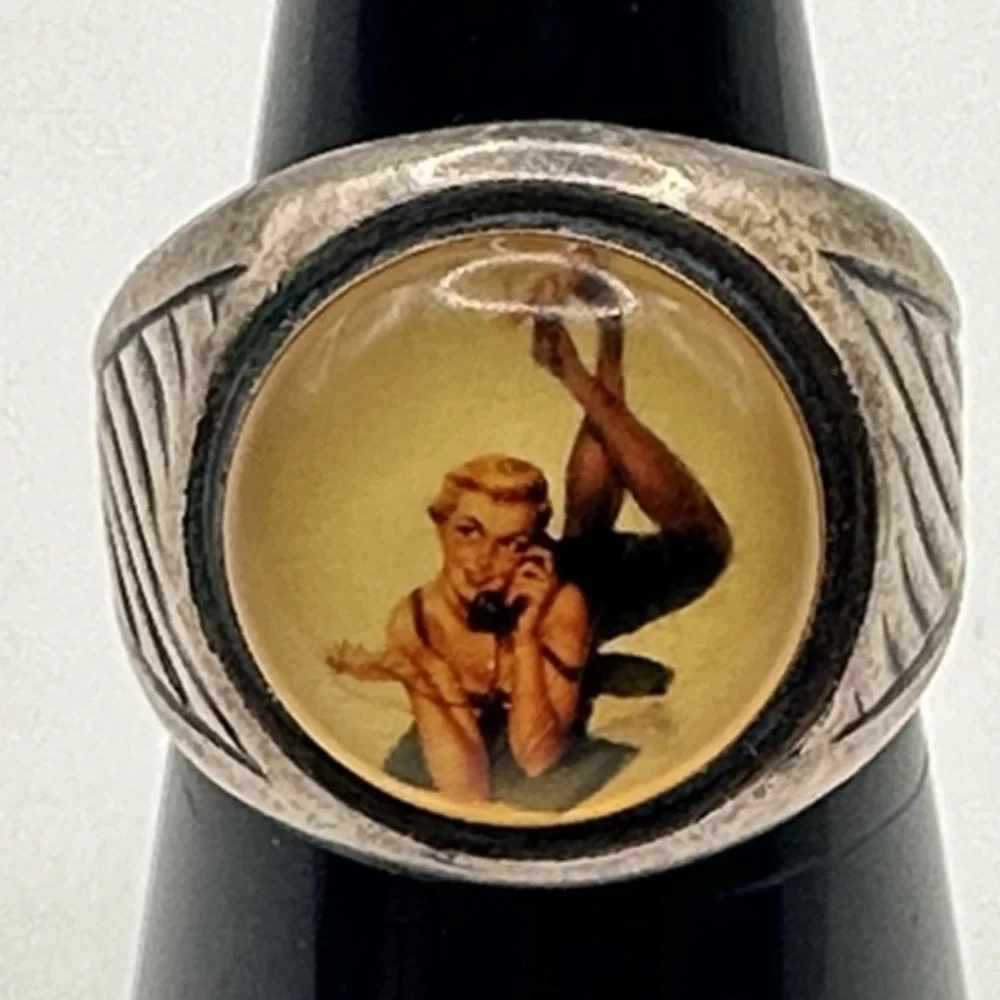 Winky + Dutch Blonde Pin Up Girl Cameo Ring Silver Tone Adjustable Size 7